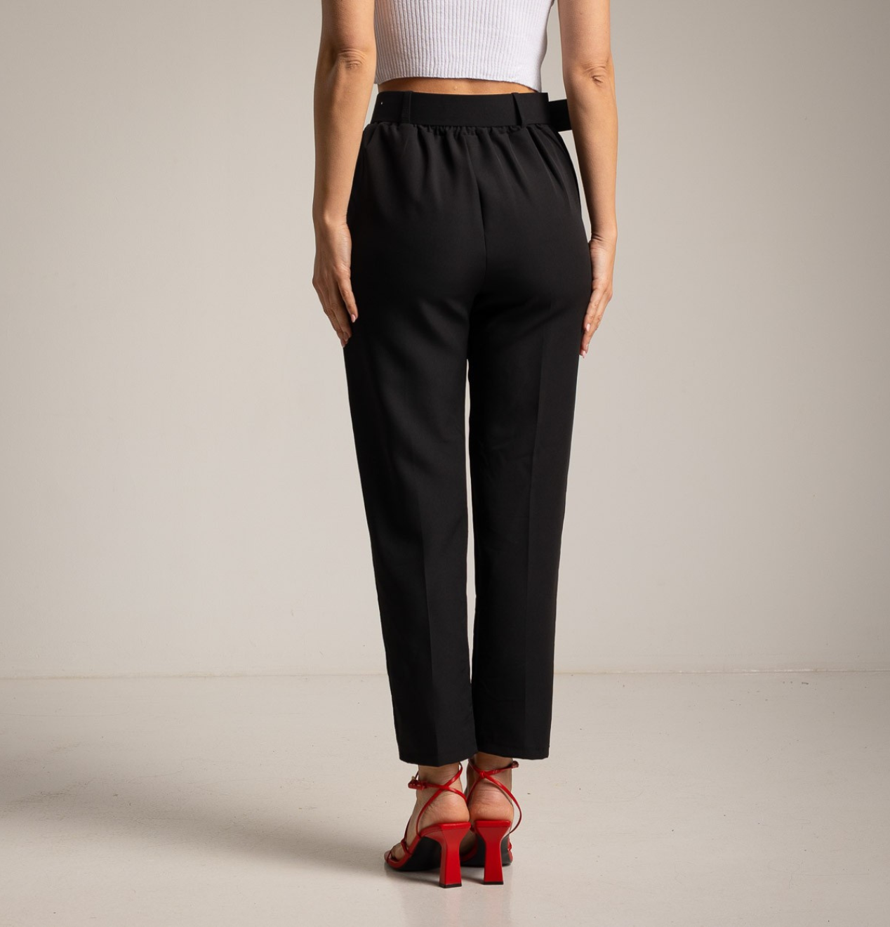 Pantalone con Fibbia